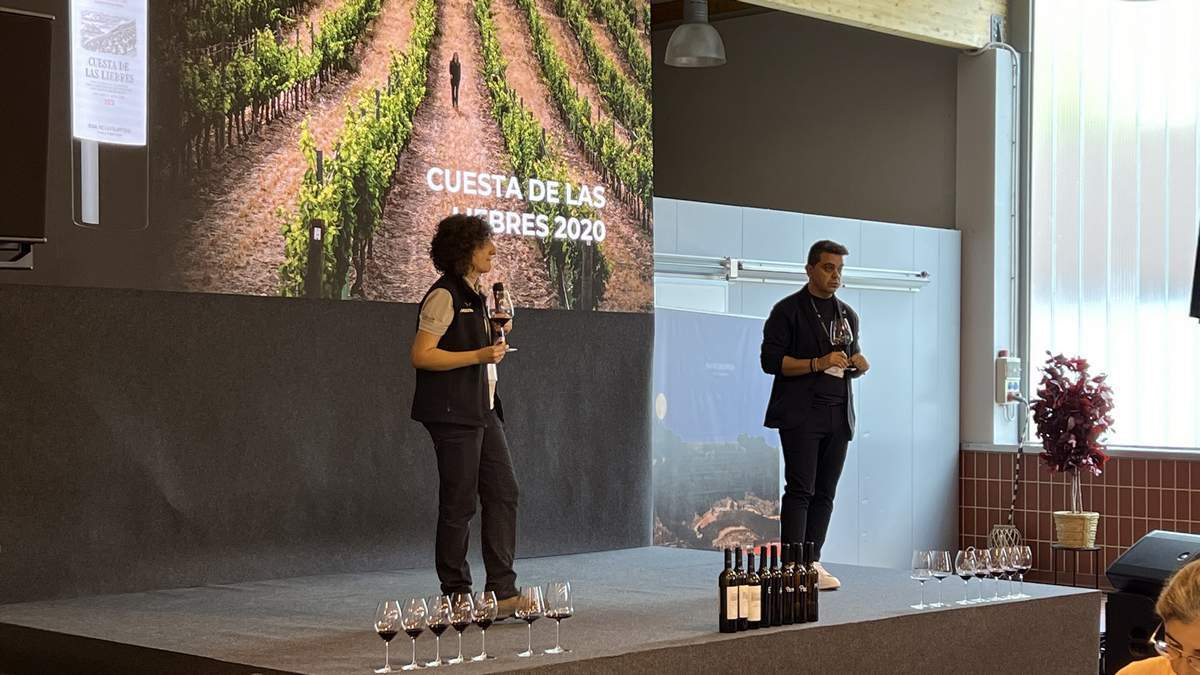 Alma Carraovejas Almudena Calvo y Pedro Ruiz Aragoneses