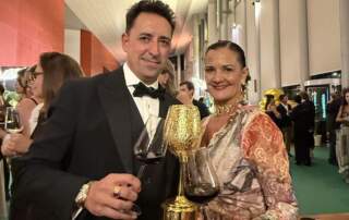 Antonio-y-Maria-de-AkataVino-Ganador-VinoInfluencers-World-Awards